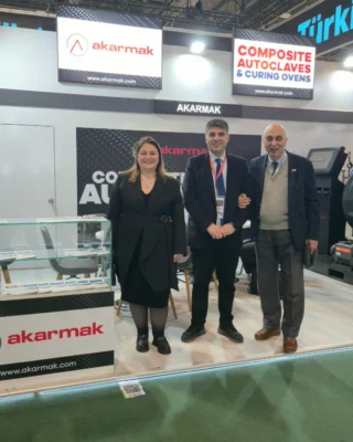 JEC World 2026’daki üçüncü ve son günümüzü, sektör temsilcileriyle gerçekleştirdiğimiz yoğun görüşmeler ve ziyaretlerle tamamladık.